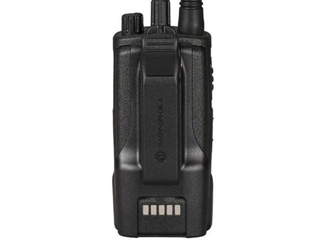Motorola XT420  Walkie Talkie PMR Two Way 8 Channel Radio